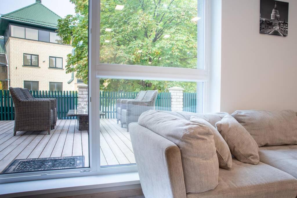 Luxurious Oak Park Apartment By Polo Apartments Каунас Экстерьер фото