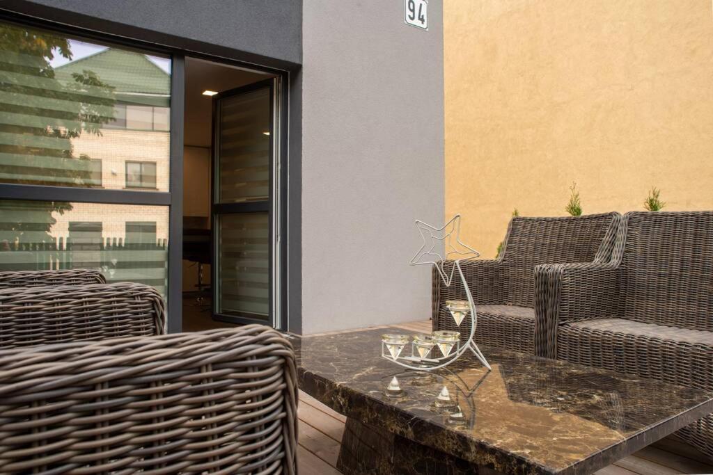 Luxurious Oak Park Apartment By Polo Apartments Каунас Экстерьер фото