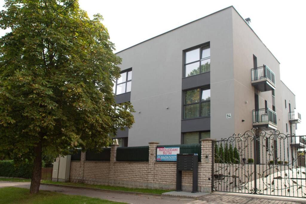 Luxurious Oak Park Apartment By Polo Apartments Каунас Экстерьер фото