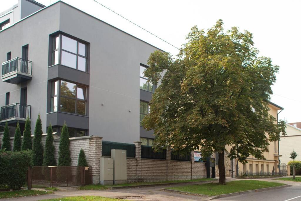 Luxurious Oak Park Apartment By Polo Apartments Каунас Экстерьер фото